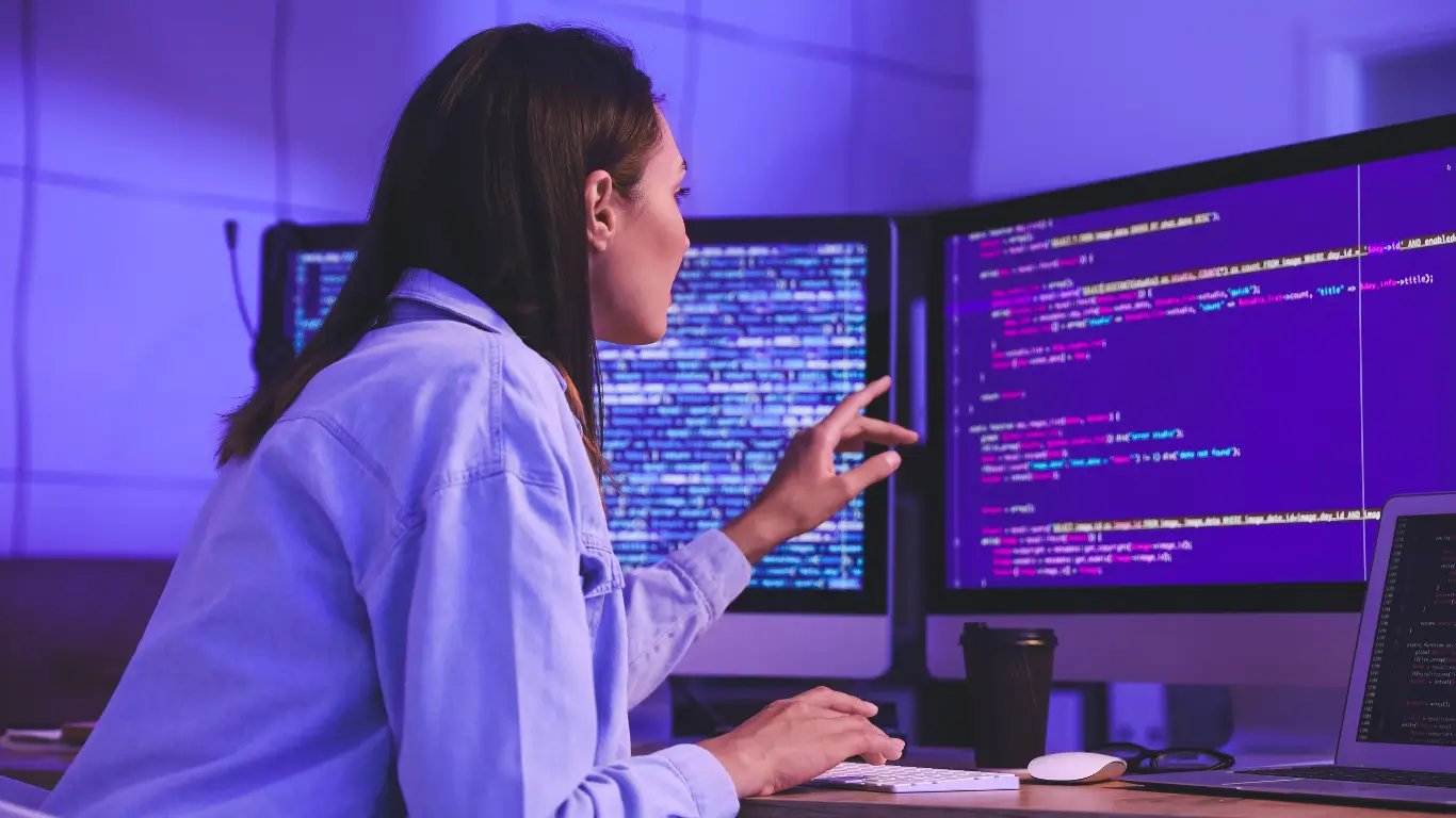 Nu lăsa digitalizarea ANAF să-ți afecteze afacerea. Alege serviciile Keez de contabilitate online ca să nu ai probleme cu SAF-T.